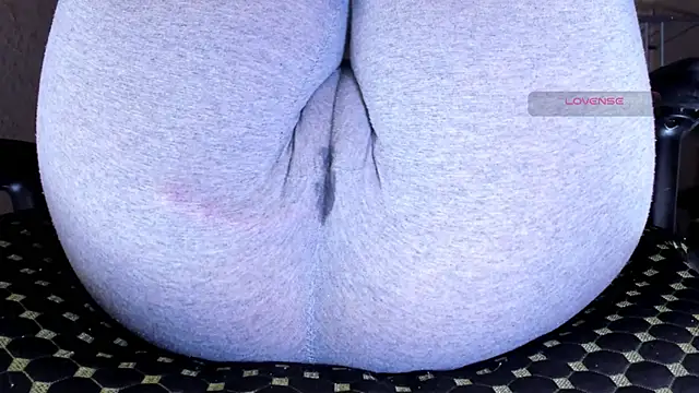 Cameltoe_squirt_inPants: онлайн-секс-чат