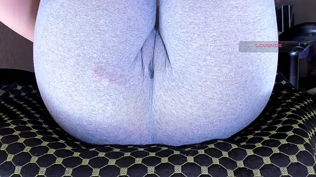 Czat XXX na żywo – Cameltoe_squirt_inPants