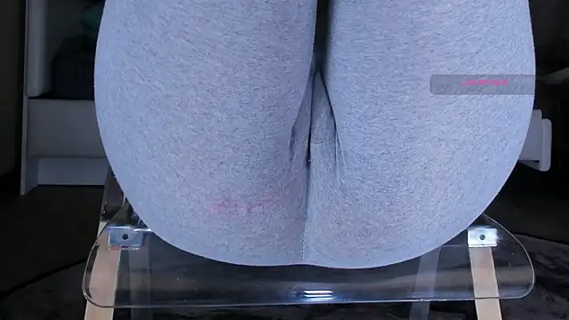 Cameltoe_squirt_inPants Шоу с уебкамера