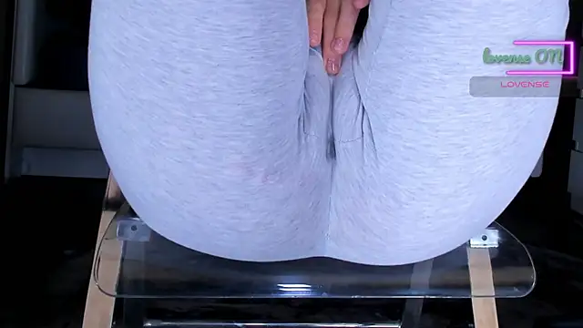 Cameltoe_squirt_inPants 即時 XXX 聊天