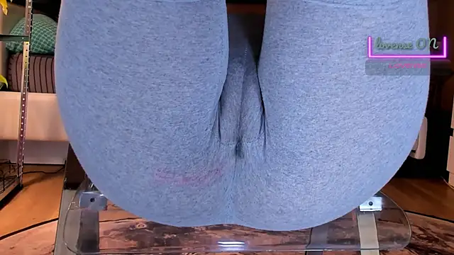 Cameltoe_squirt_inPants Show in webcam