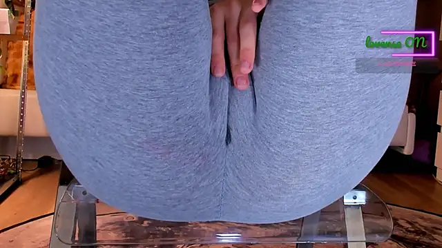 Cameltoe_squirt_inPants XXX чат на живо