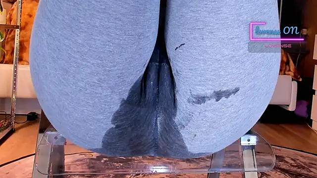 Cameltoe_squirt_inPants Adlı Modelin Web Kamerası Şovu