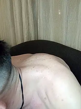 Alexdaniel89 Adlı Modelin Canlı Sohbet Odası