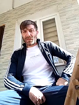 Alexdaniel89: διαδικτυακό σόου στην κάμερα