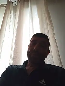 Alexdaniel89 Adlı Modelin Canlı Sohbet Odası
