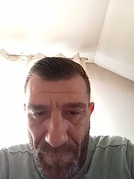 Alexdaniel89 Adlı Modelin Canlı Sohbet Odası