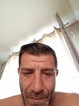 Alexdaniel89: διαδικτυακό σόου στην κάμερα