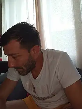Alexdaniel89 现场XXX聊天