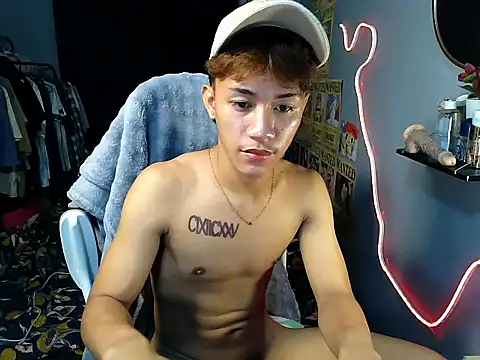 naughtyboyloy_0 在線直播表演