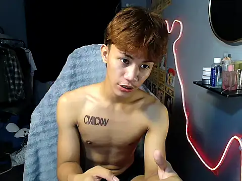 naughtyboyloy_0 Webcamshow