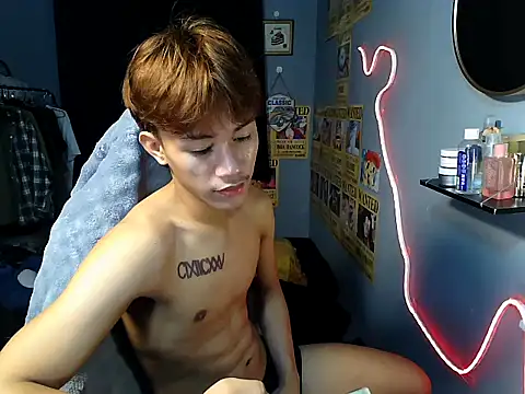 naughtyboyloy_0 网络视讯表演