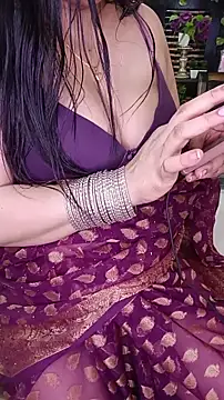 PRIYA_22's Live XXX Chat