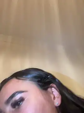 itsyourgirltee's Webcam Show