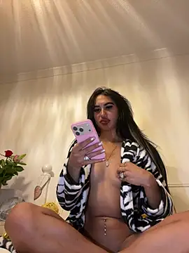 itsyourgirltee's Webcam Show