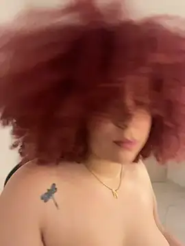 Leyah__ Show in webcam