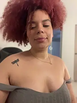 Leyah__ Chat XXX in diretta