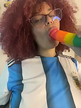 Leyah__n Webbikameraesitys