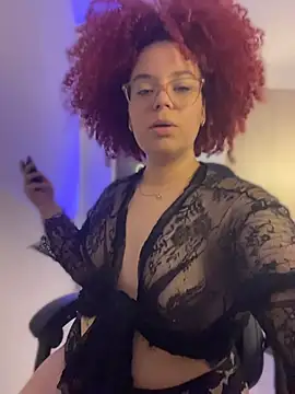 Chat +18 de Leyah__ ao vivo