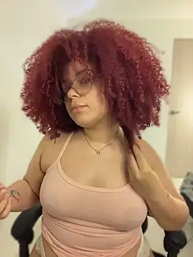 Czat XXX na żywo – Leyah__