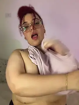 Leyah__ Chat XXX in diretta