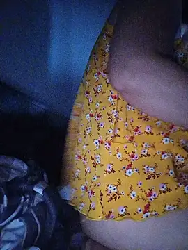 July-Asian 在線直播表演