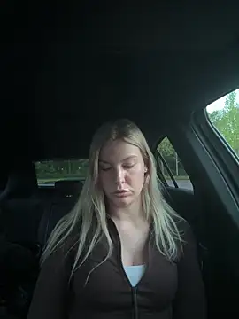 Chloemillerrxx: διαδικτυακό σόου στην κάμερα