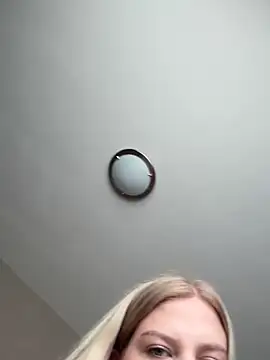 Chloemillerrxx webcam show