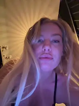 Chloemillerrxx webcam show