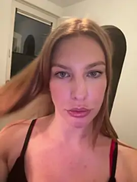 Chloemillerrxx webcam show