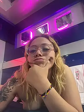 عرض كام LanaMills_