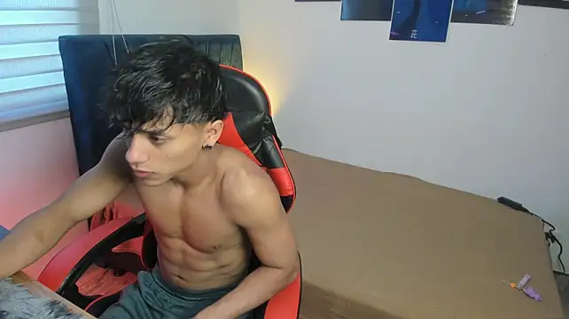 ZYZZ1312 在線直播表演