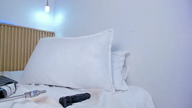 Pertunjukan Kamera Web Sarita__Gomez