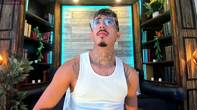 Donovan_Desmond Adlı Modelin Web Kamerası Şovu