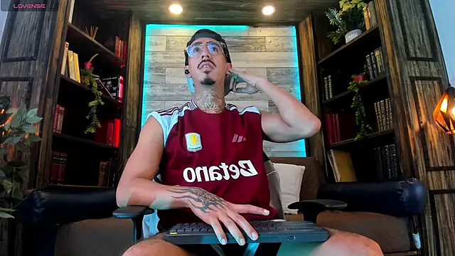 Donovan_Desmond's Webcam Show