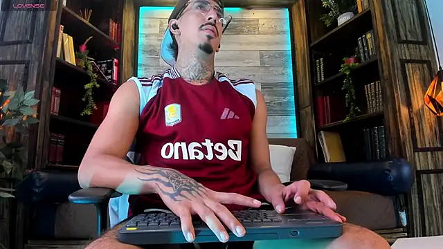 Donovan_Desmond Webcam-Show