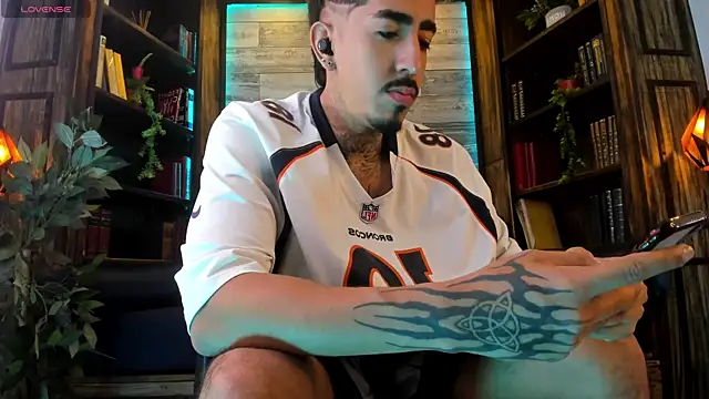 Donovan_Desmond Webcam-Show