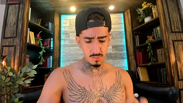 Donovan_Desmond Adlı Modelin Web Kamerası Şovu