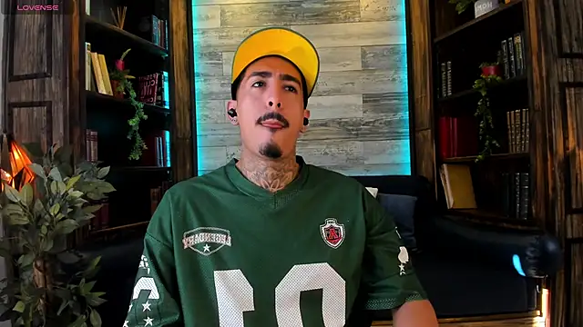 Donovan_Desmond Show Webcam