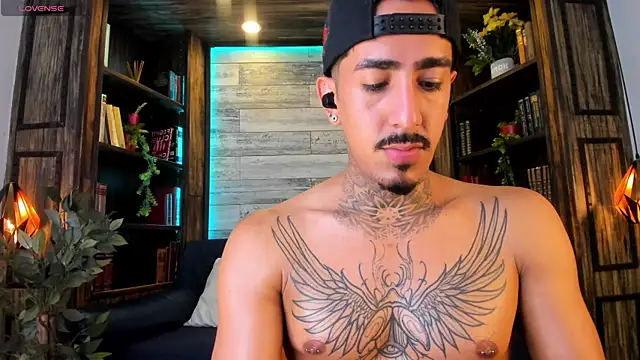 Show modela Donovan_Desmond na web-kameri