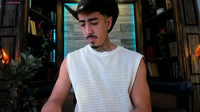 Donovan_Desmond Adlı Modelin Web Kamerası Şovu