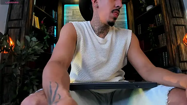 Donovan_Desmond Webcam Show