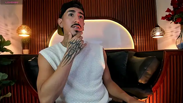 Donovan_Desmond Webcam Show