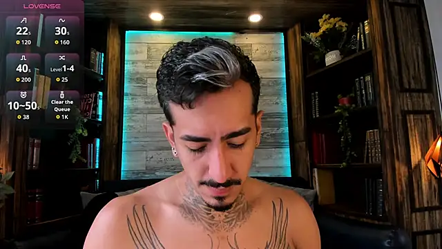 Donovan_Desmond Show in webcam