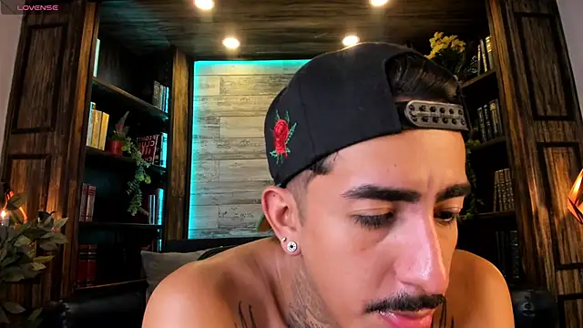 Donovan_Desmond's Webcam Show