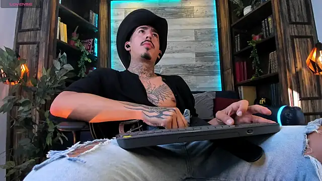 Donovan_Desmond Шоу с уебкамера