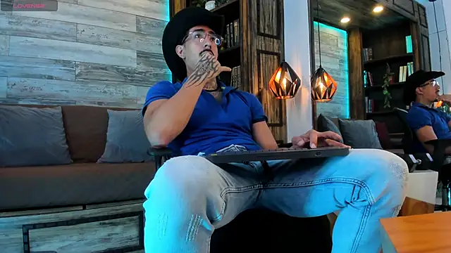 Donovan_Desmond Pertunjukan Webcam