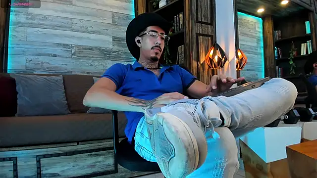 Show modela Donovan_Desmond na web-kameri