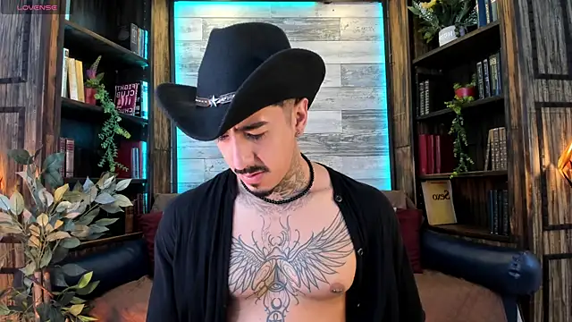 Donovan_Desmond Show in webcam