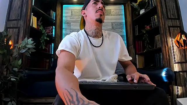 הופעת וובקאם של Donovan_Desmond